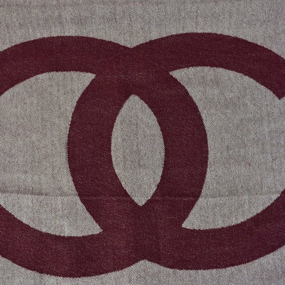 CHANEL: Burgundy, "CC" Logo Cashmere/Silk Scarf mw - Picture 6 of 13